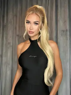 Adriana escort in Dubai