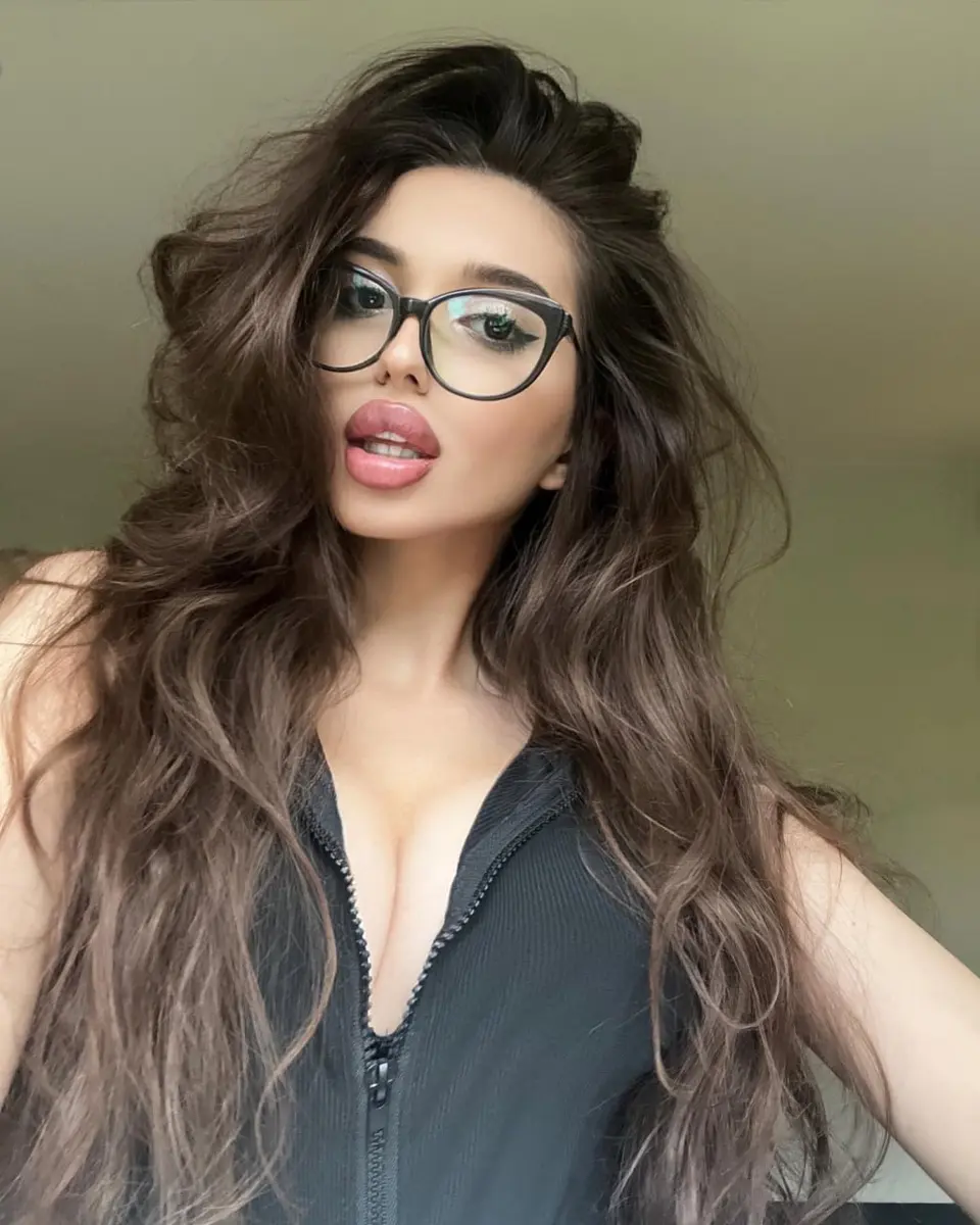 Aria escort in Dubai