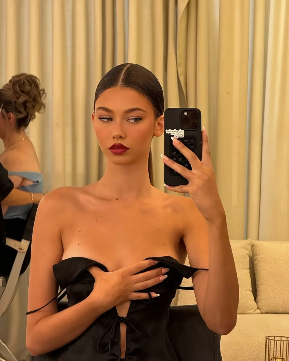 Clara escort in Dubai