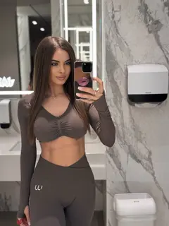 Elizabeth escort in Dubai
