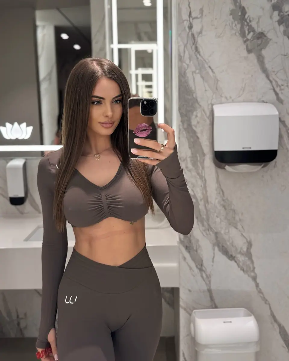 Elizabeth escort in Dubai