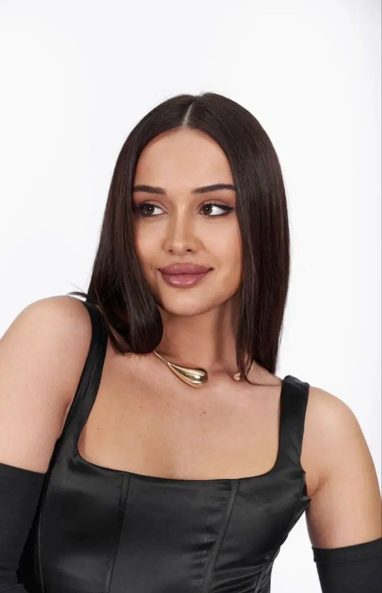 Evelyn escort in Dubai