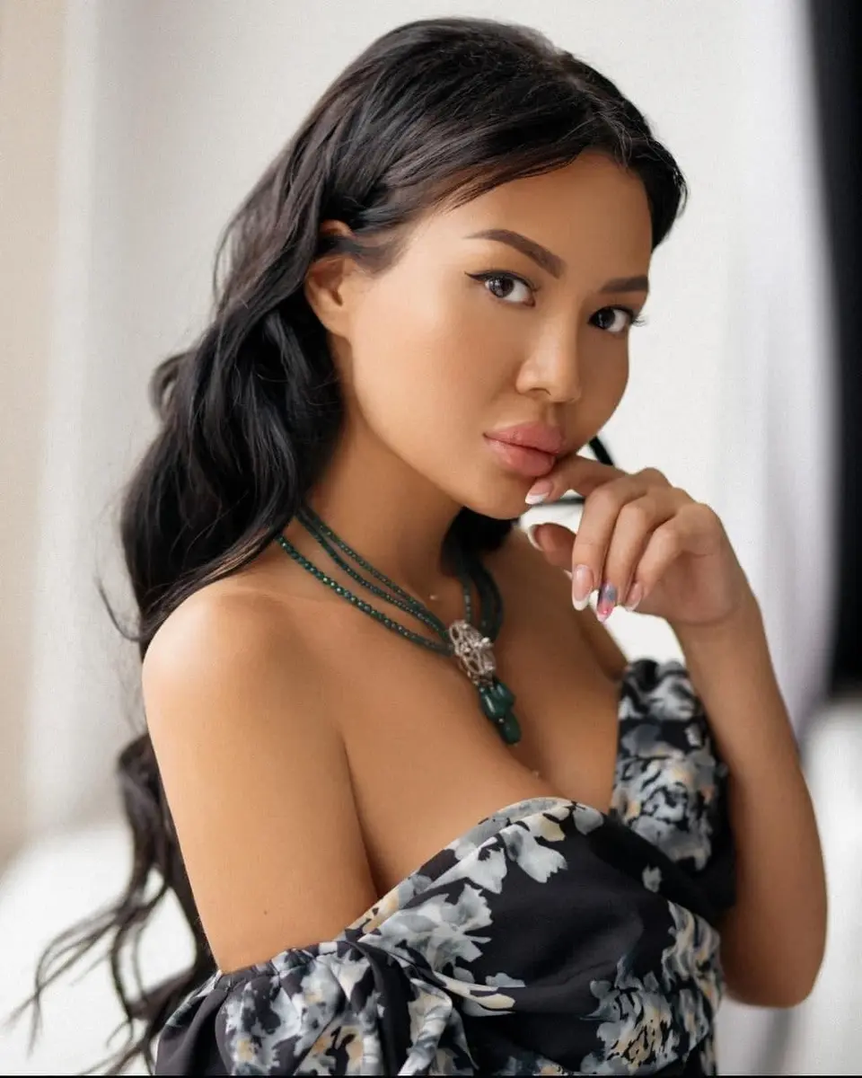 Слава эскорт в городе Дубай