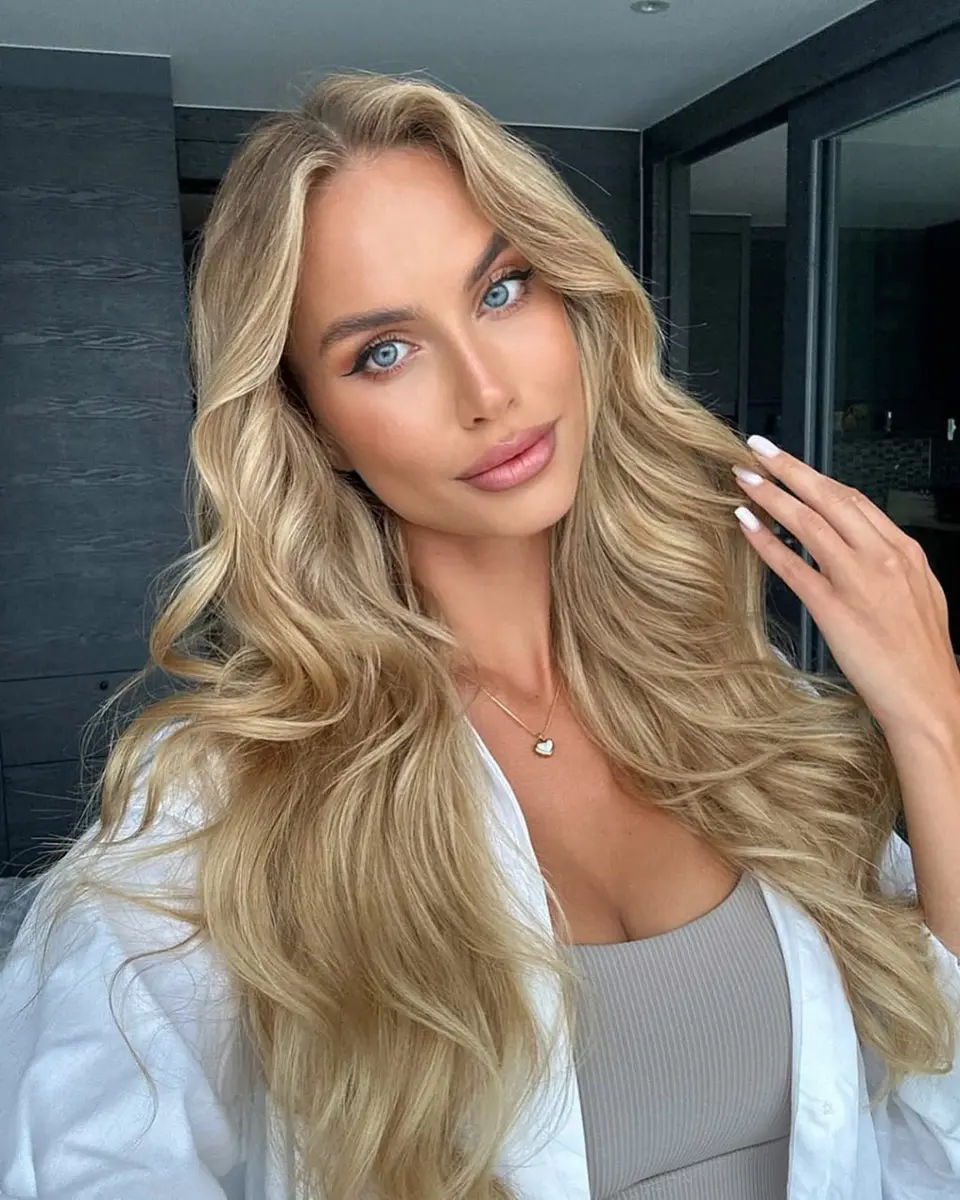 Lily escort in Dubai