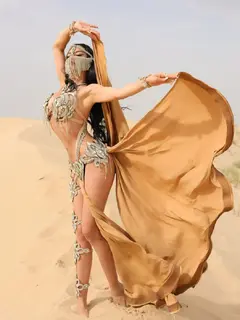 Luna escort in Dubai