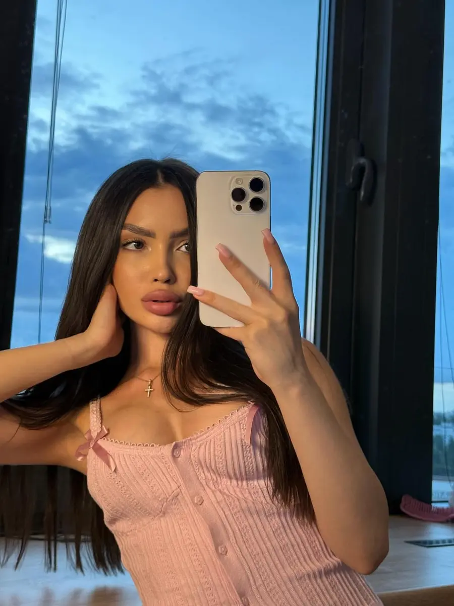 Melanie escort in Dubai