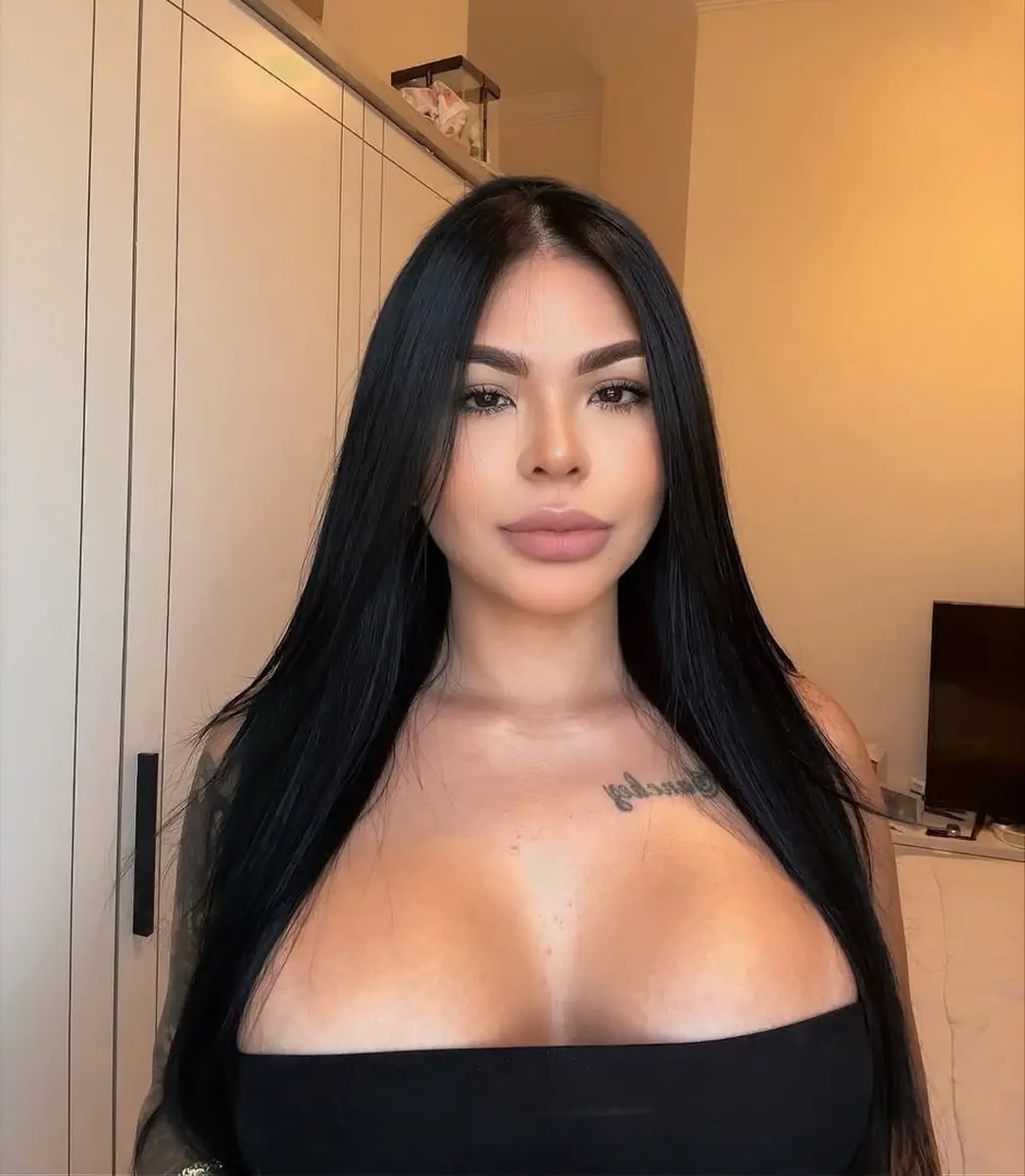 Naomi escort in Dubai