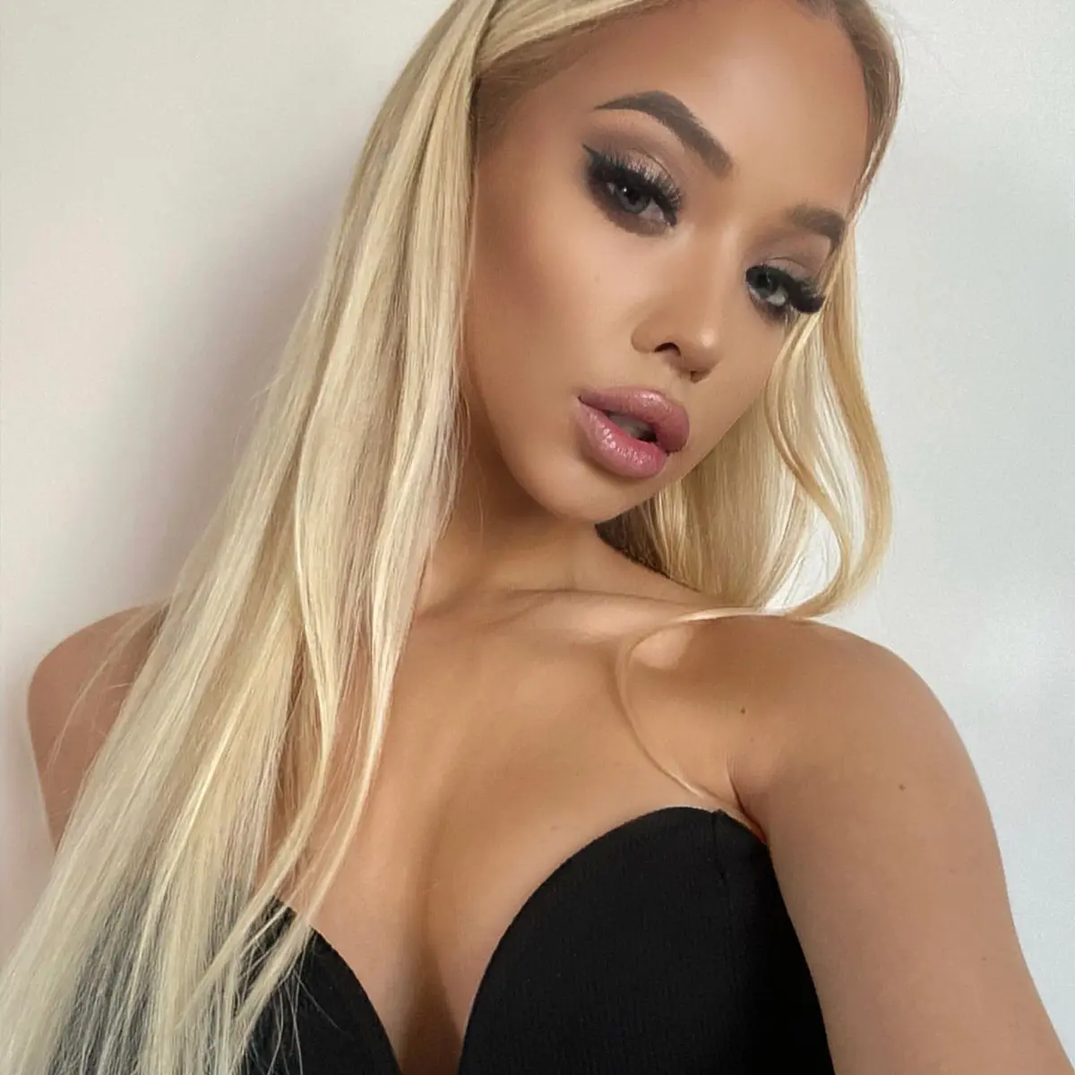 Саша эскорт в городе Дубай