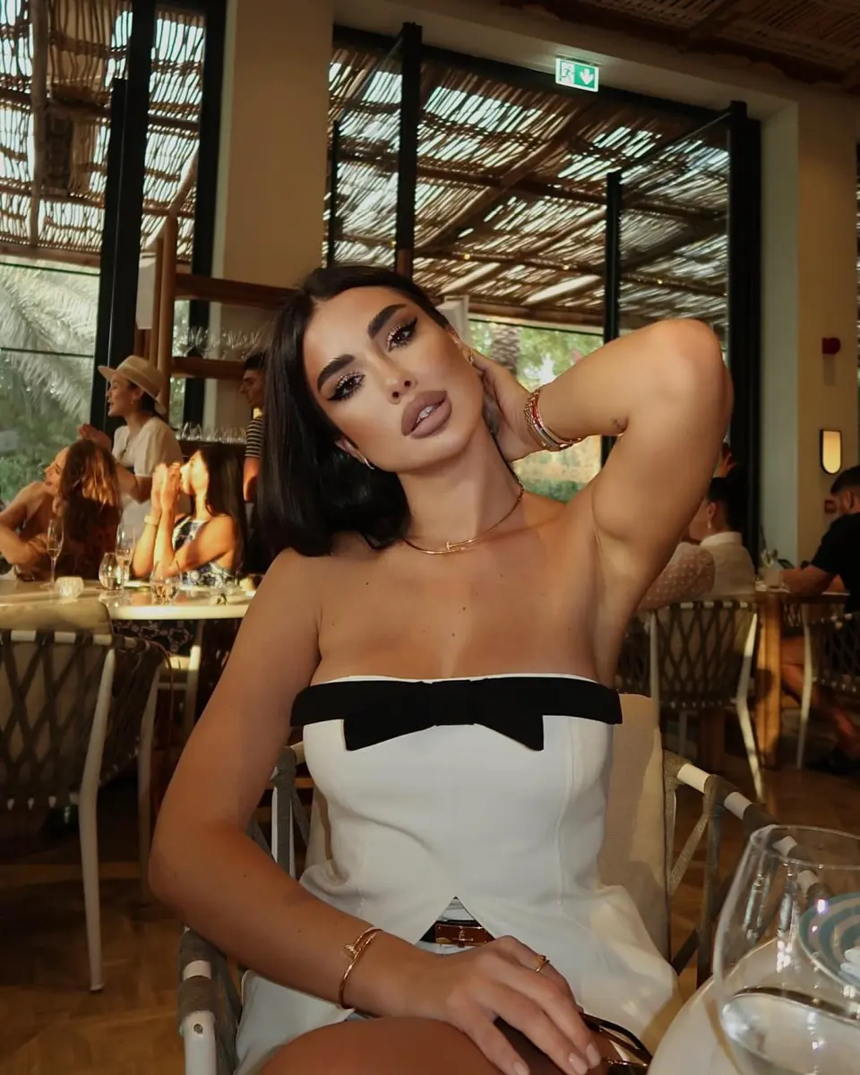 Selena escort in Dubai